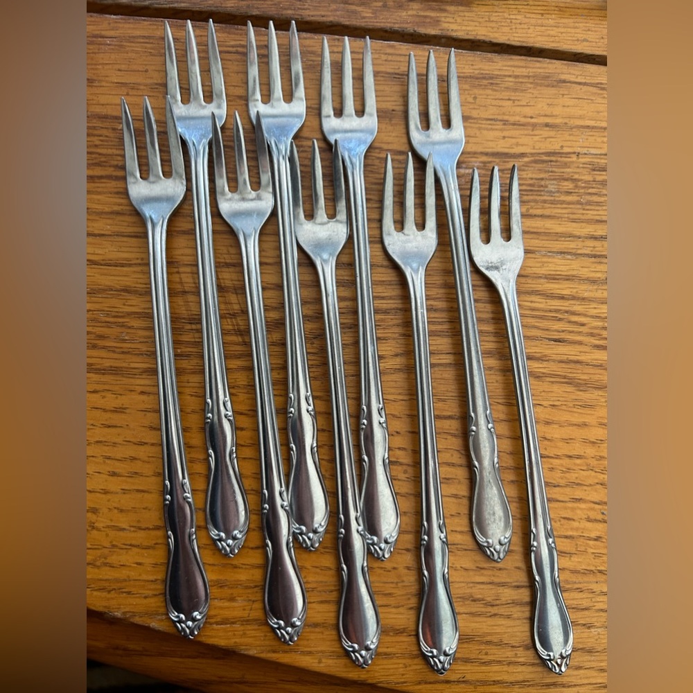 WM A Rogers Stainless steel Seafood/Pickle forks